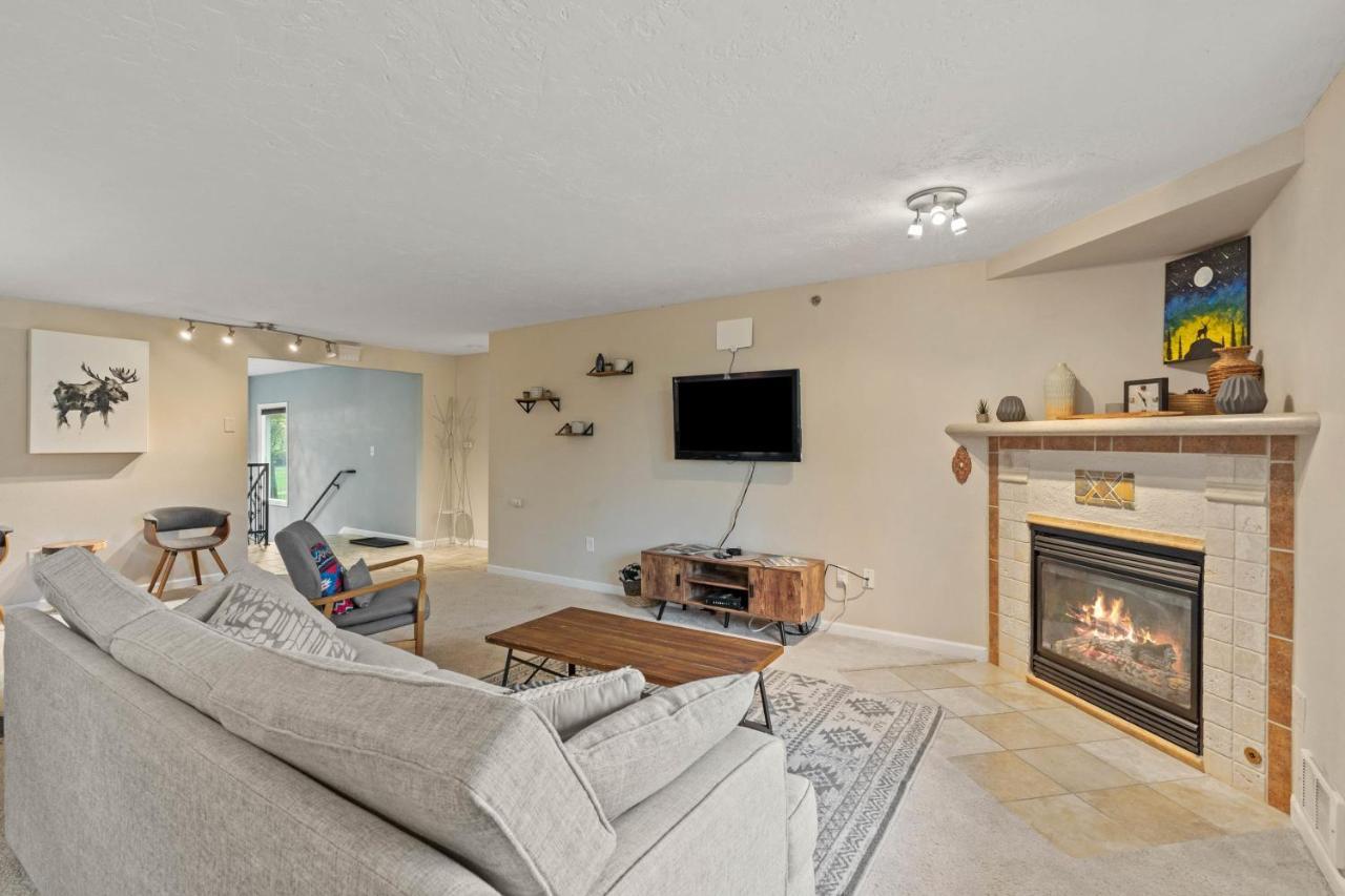 Modern Amenities Gas Fireplace Location