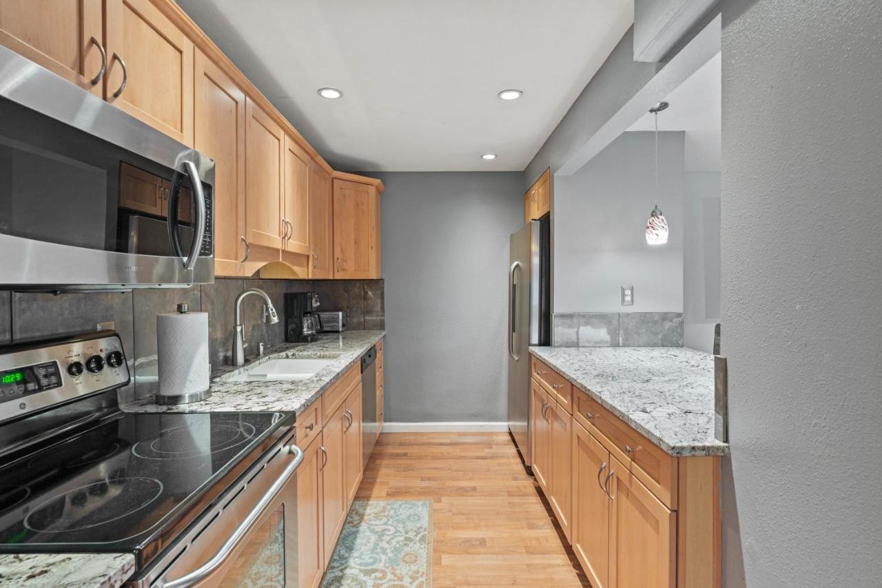Modern Amenities Gas Fireplace Location * Spokane