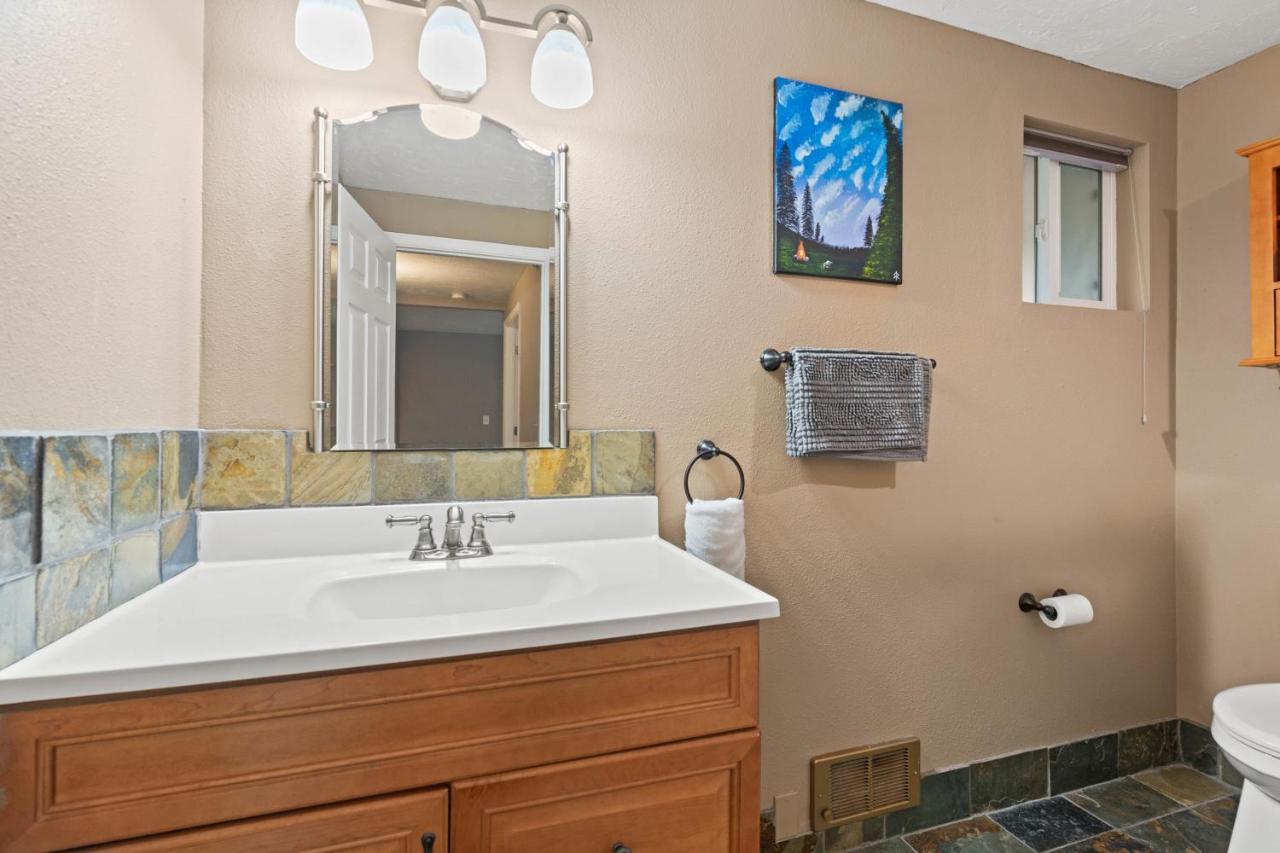 Modern Amenities Gas Fireplace Location *