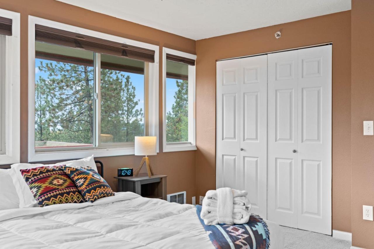 Modern Amenities Gas Fireplace Location * Spokane